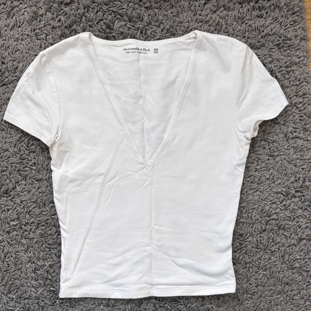 Abercrombie & Fitch White Deep V-Neck Short Sleeve Tee